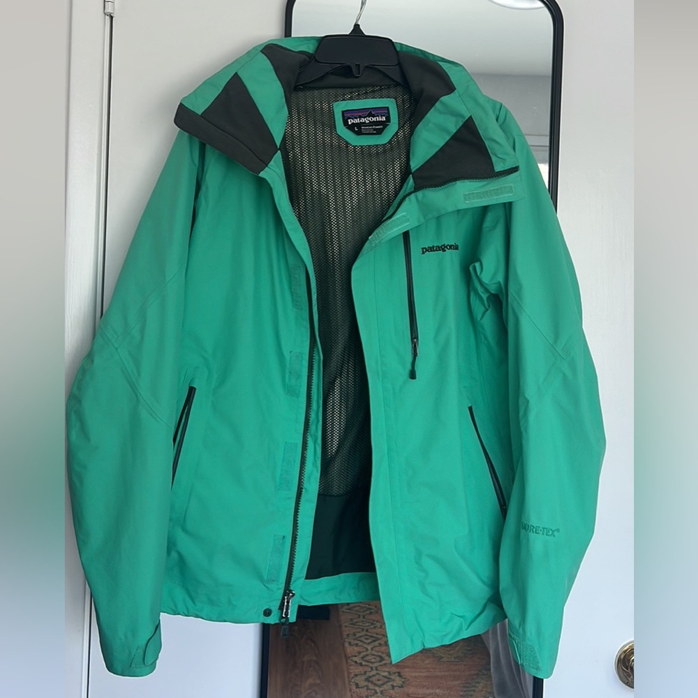 Patagonia Sz Large Women's Torrentshell Rain Jacket